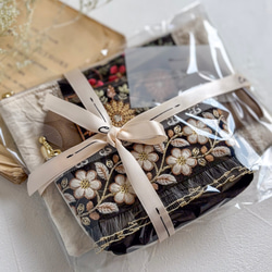 大人のためのインド刺繍ポーチ3点セット｜プチギフトや自分へのご褒美に｜ヴィンテージチャーム付き 2枚目の画像