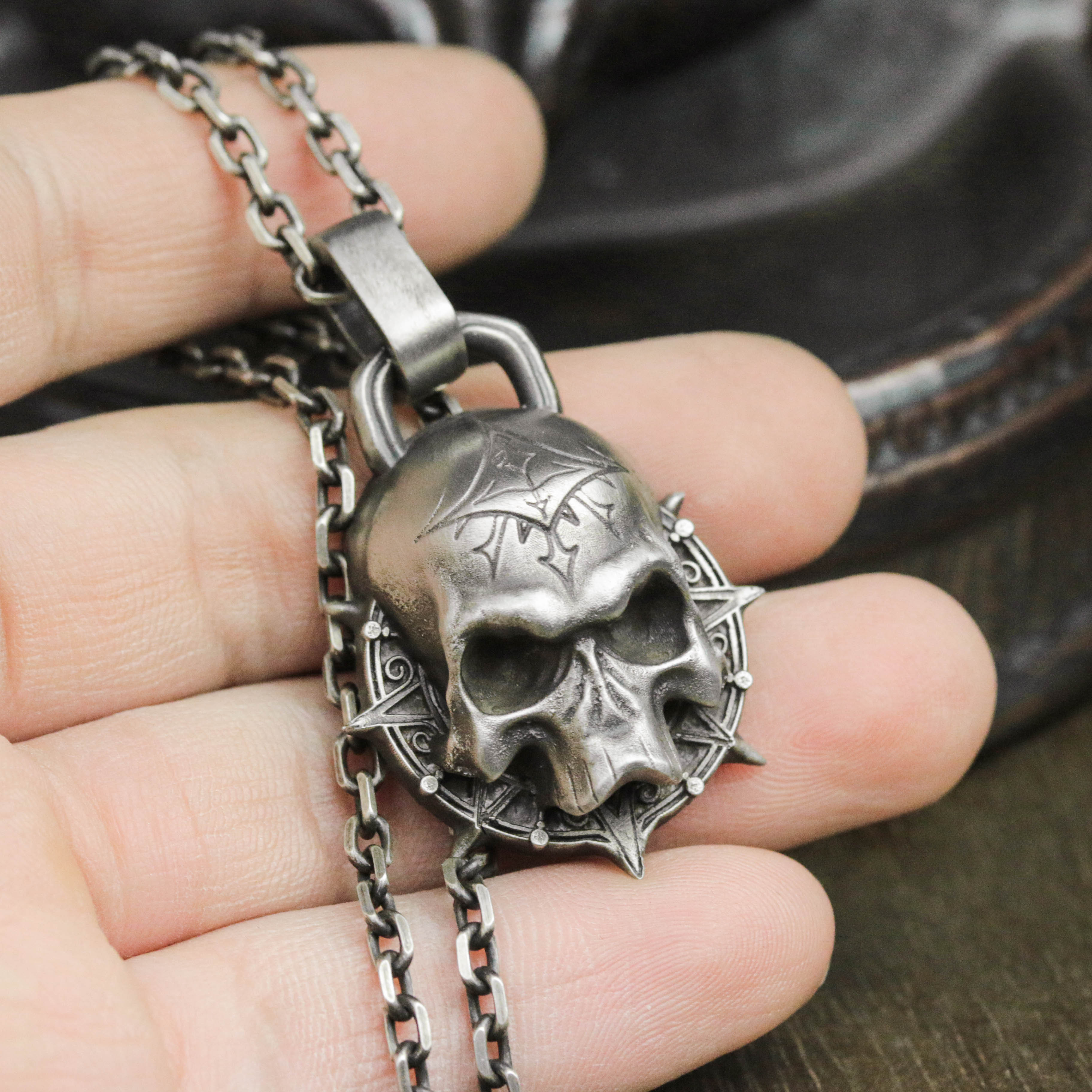 ルーンコンパススカルネックレス シルバー925製 ゴシックデザイン