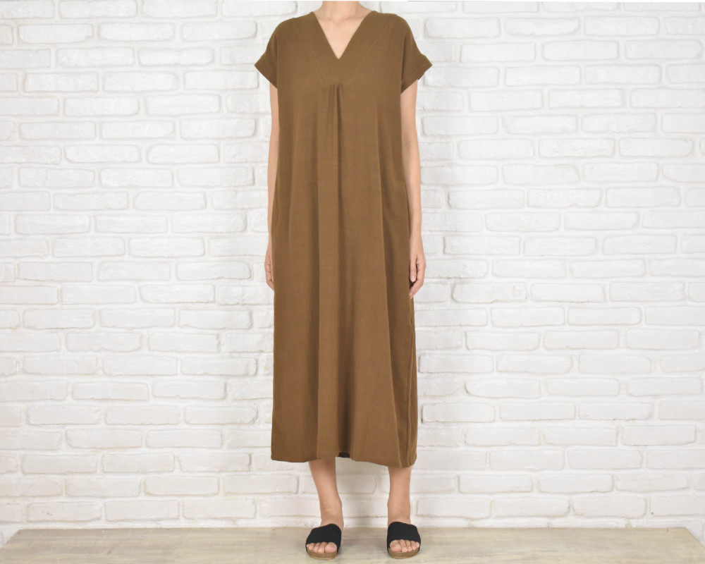 ★再販★コットン素材のシンプルなVネックワンピース　ブラウン　茶