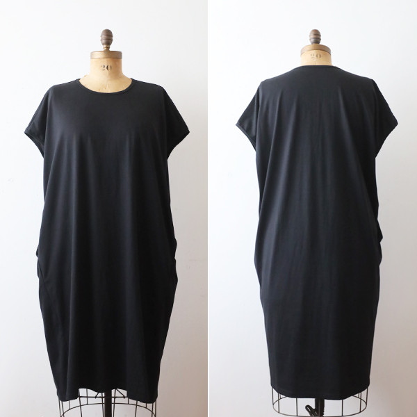 ⁑ラスト４　春うららＳＡＬＥ　１１２cm　度詰め 天竺コットン１００％Tシャツ　四角いワンピース チュニック黒F08