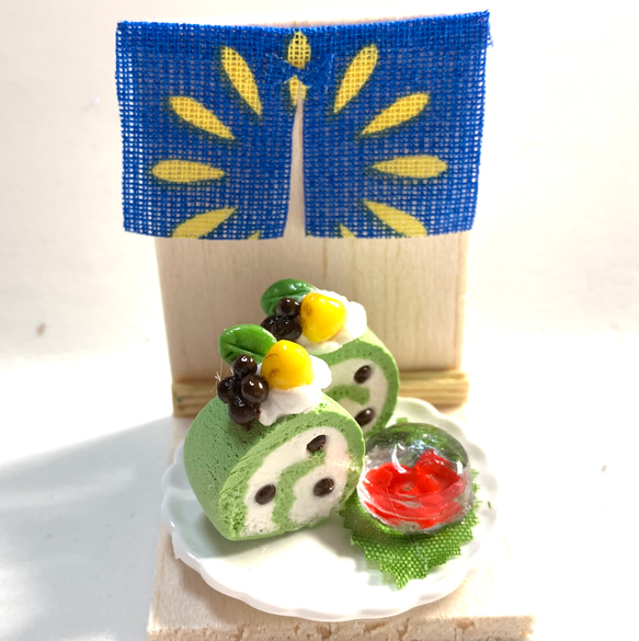 ☆夏和菓子　抹茶ロールケーキと金魚ゼリー　樹脂粘土　 1枚目の画像