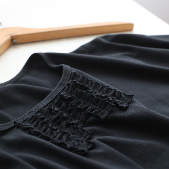 ⁑夏ＳＡＬＥ　新作　度詰め天竺コットン１００％Tシャツ生地  胸元フリルかぶるだけプルオーバーTシャツ ゆったり黒F09 3枚目の画像