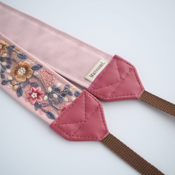 【フローラルガーデン】カメラストラップ　インド刺繍　帆布　くすみカラー　おしゃれ　可愛い　ギフト 6枚目の画像