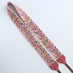 【フローラルガーデン】カメラストラップ　インド刺繍　帆布　くすみカラー　おしゃれ　可愛い　ギフト 3枚目の画像