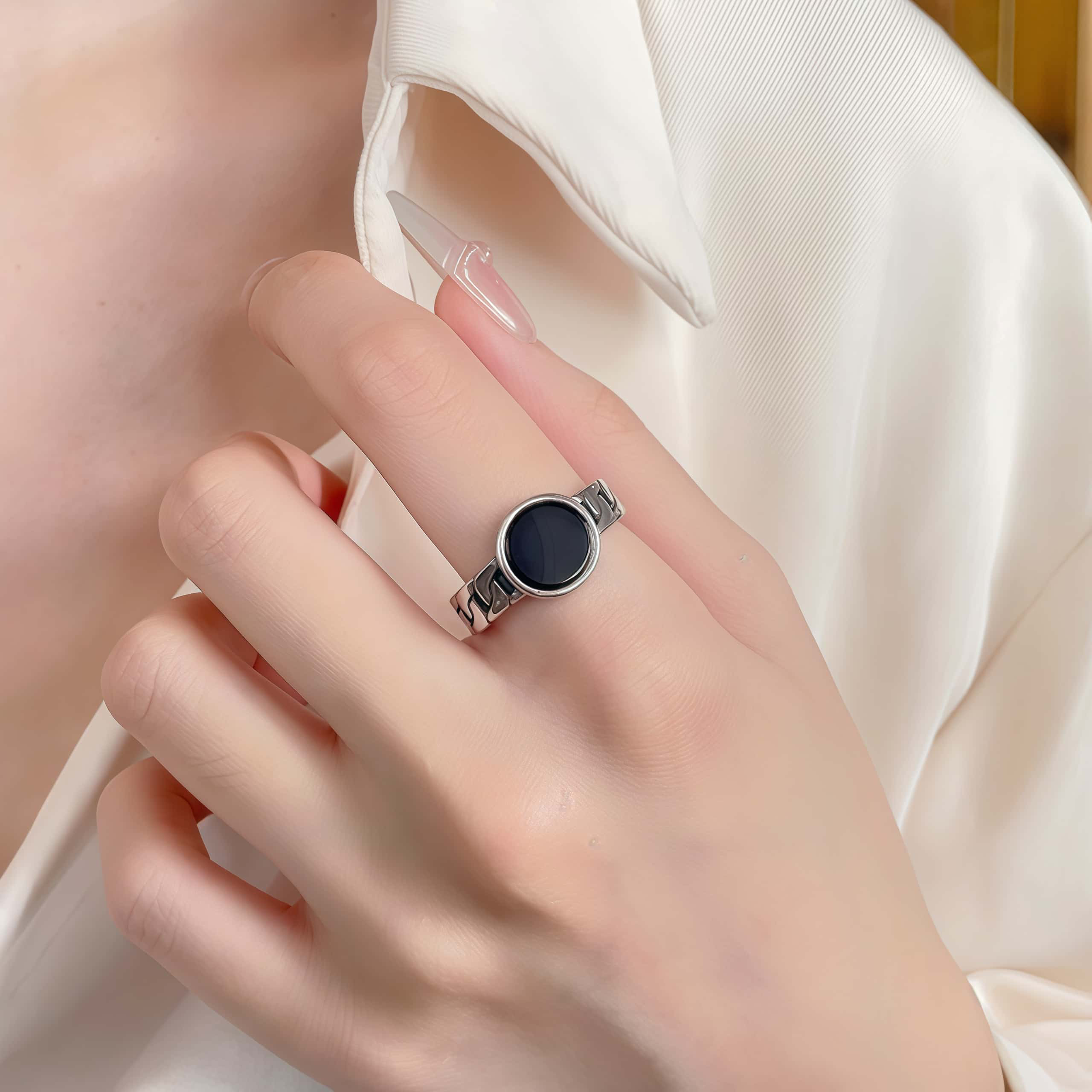 NEW!※オニキスの指輪|925銀の瑪瑙指輪|黒曜石|幸運をもたらす石