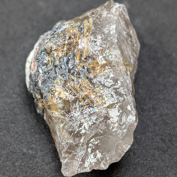 太陽放射ルチル 原石 ルース 虹入り金針水晶 金銭運を引き寄せる 神秘のパワー 太陽放射ルチル 原石 ルース 虹入り金針水晶 金銭運を引き寄せる