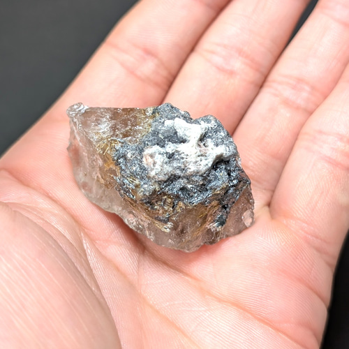 太陽放射ルチル 原石 ルース 虹入り金針水晶 金銭運を引き寄せる 神秘のパワー 太陽放射ルチル 原石 ルース 虹入り金針水晶 金銭運を引き寄せる