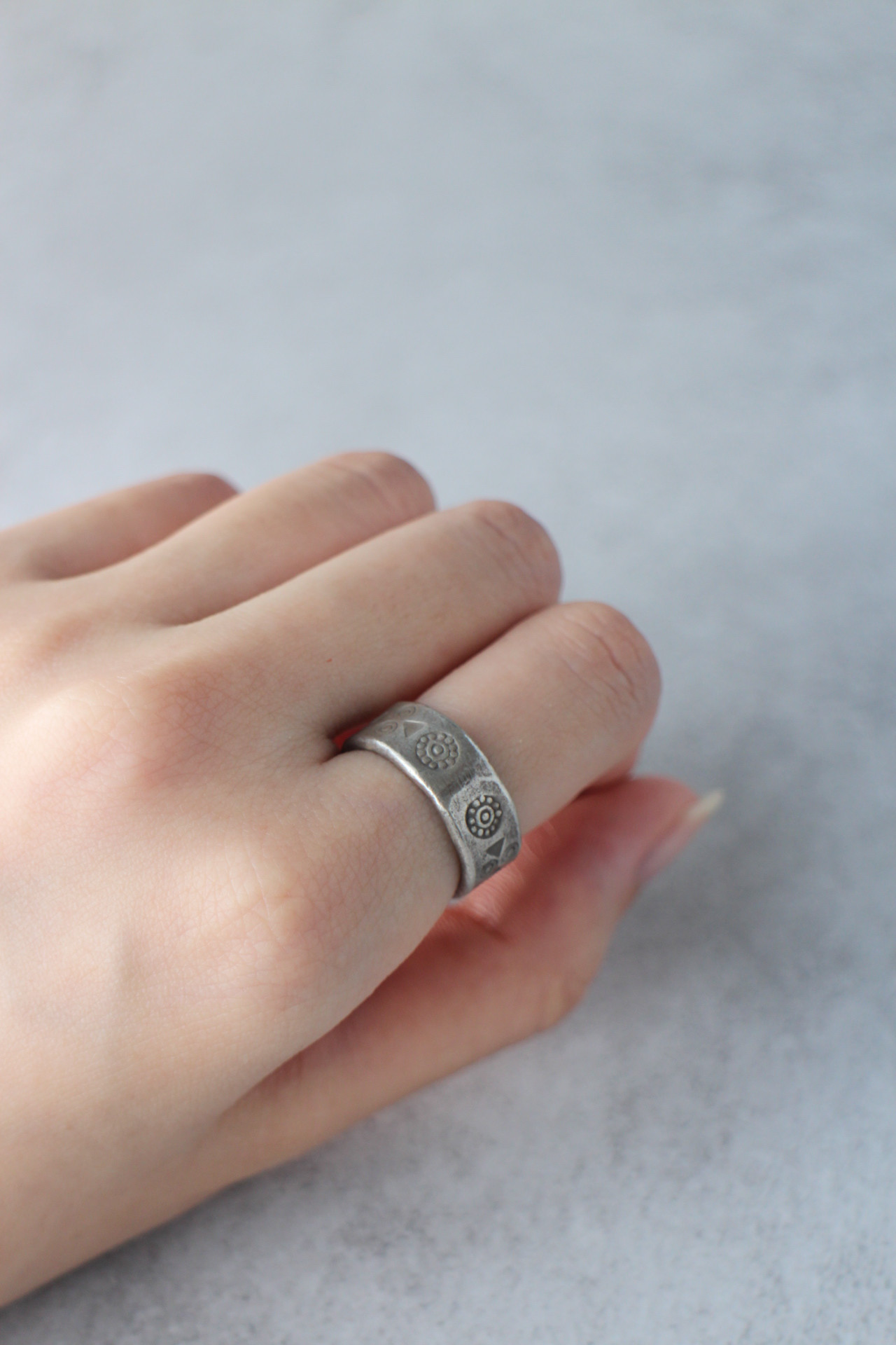 カレンシルバーリング   純銀 幸福を呼ぶシルバー  8号