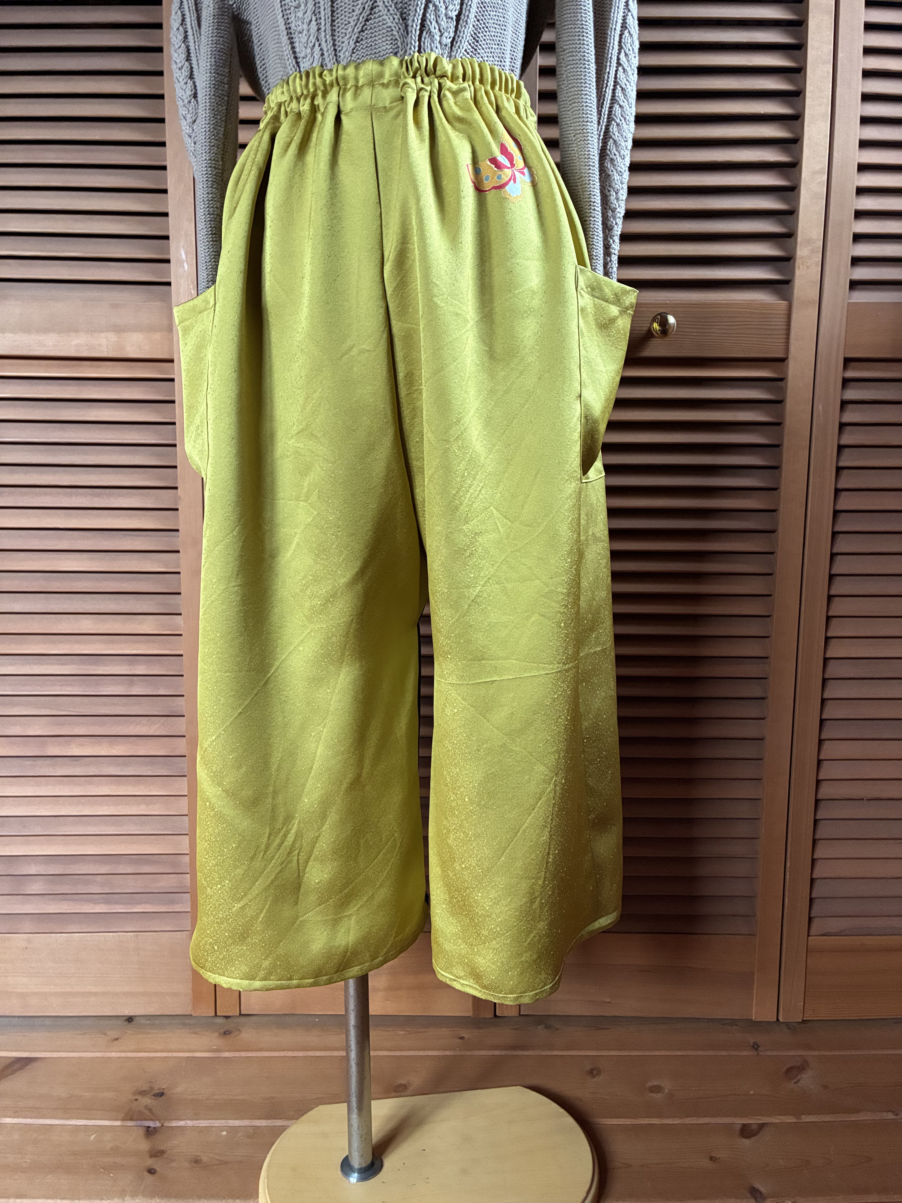 金色の振袖から　ワイドパンツ　８０ｃｍ　着物リメイク