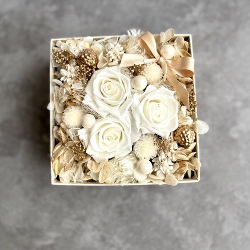 プリザーブドフラワー ボックスフラワー ホワイトゴールド ゴージャス