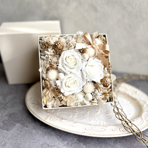 プリザーブドフラワー ボックスフラワー ホワイトゴールド ゴージャス