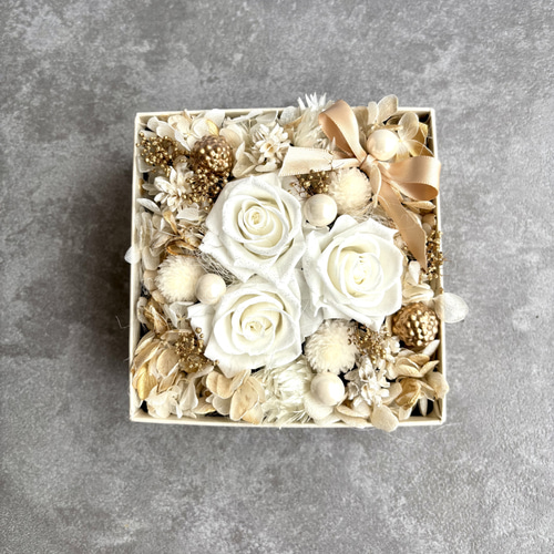 プリザーブドフラワー ボックスフラワー ホワイトゴールド ゴージャス