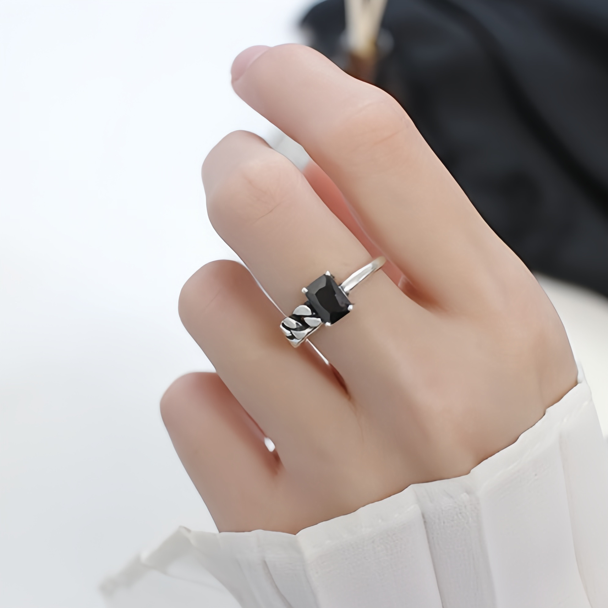 925純銀| 黒い天然石！手作りアンティークリング|非対称デザインで個性全開