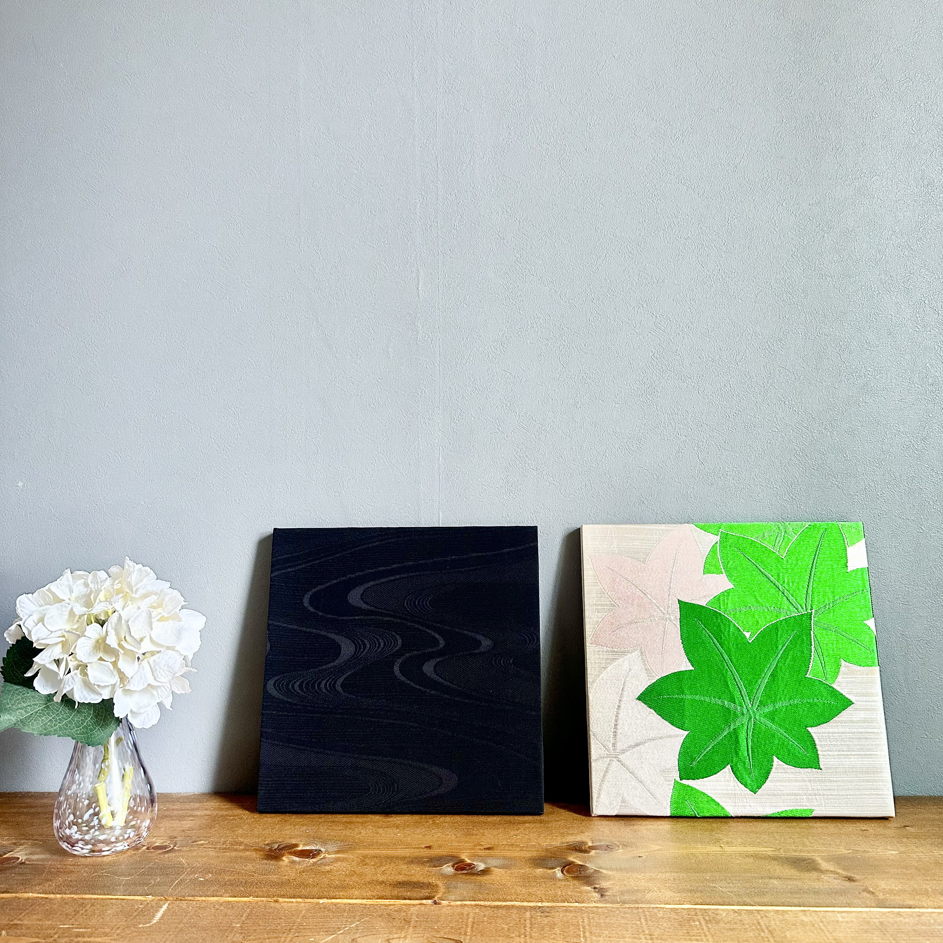 着物のファブリックパネル　黒の流水と青紅葉（2枚セット）30×30cm インテリア　着物　ギフト　古民家　リメイク　和室