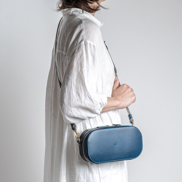 木模製作的皮革小包 [棕色] 第9張的照片