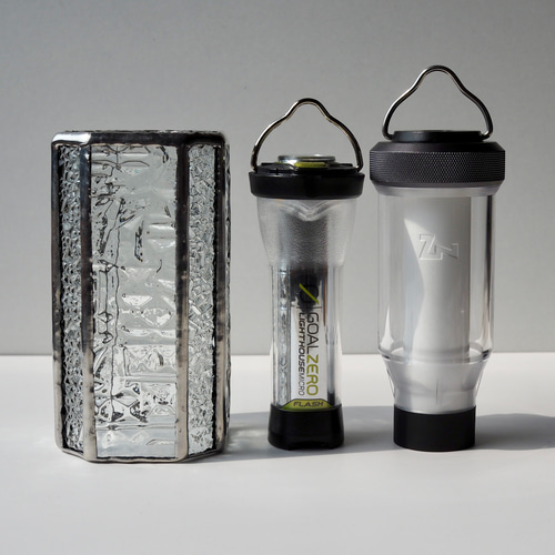 ステンドグラス製ランタンシェード『GlowShade』／ゴールゼロ