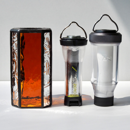 ステンドグラス製ランタンシェード『GlowShade』／ゴールゼロ