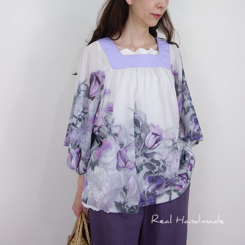 [予約販売] 花模様ボイル × ラベンダー襟のスクエアポンチョ風プルオーバー