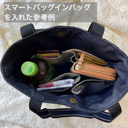 ボタン付き　新型　バッグの中を綺麗に整える　便利な4ポケット　バッグインバッグ　ちょうど良い大きさ　ポケット収納 4枚目の画像