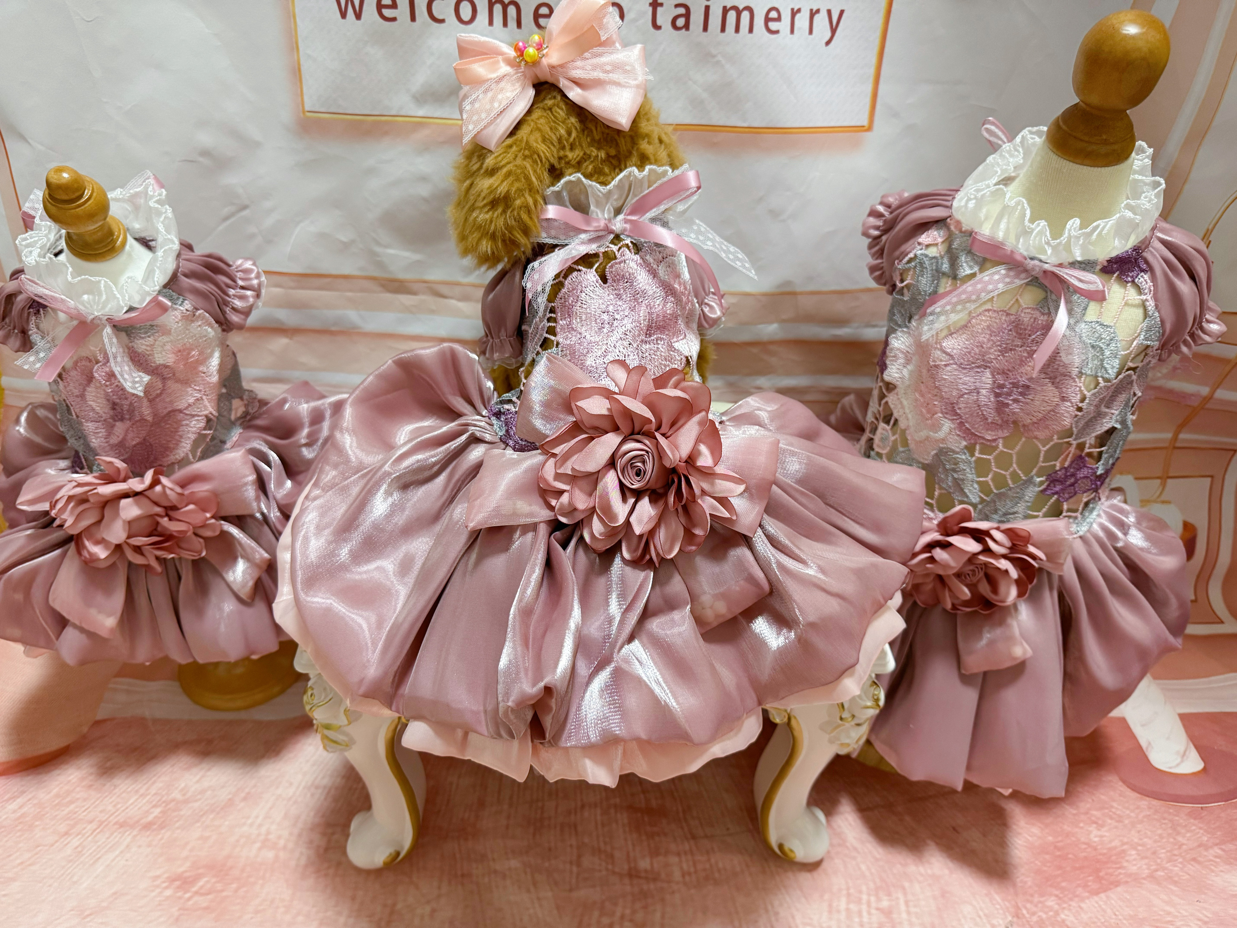 くすみピンクカラーのシフォンワンピース 4,505円
