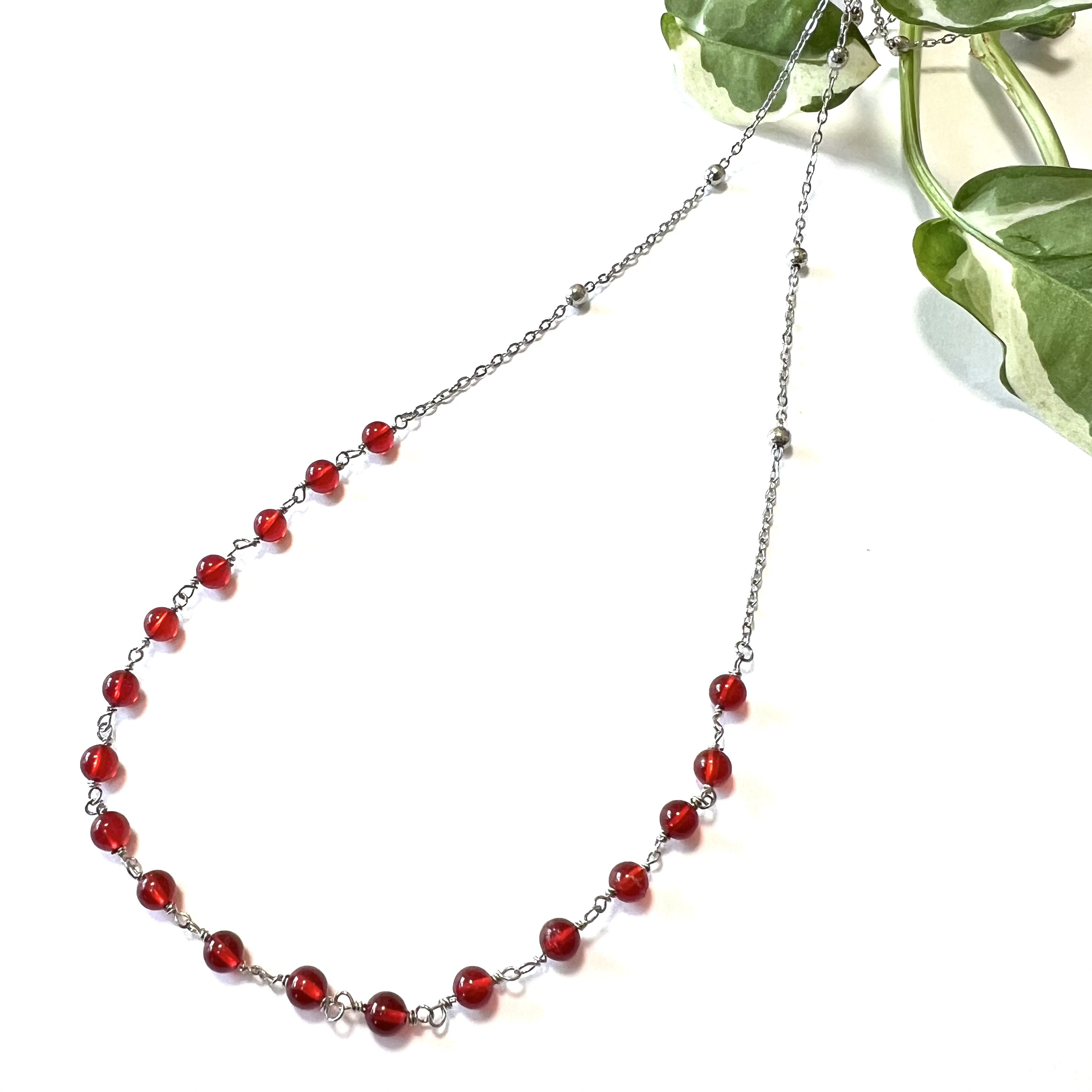 ◆リトアニア産レッドアンバー(琥珀)サージカルステンレスネックレス