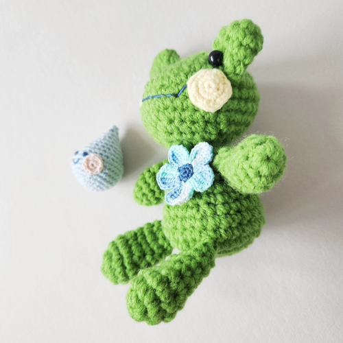 紫陽花好きなカエルくんと雨のしずくちゃんの編みぐるみ. ݁₊ ⊹ . ݁