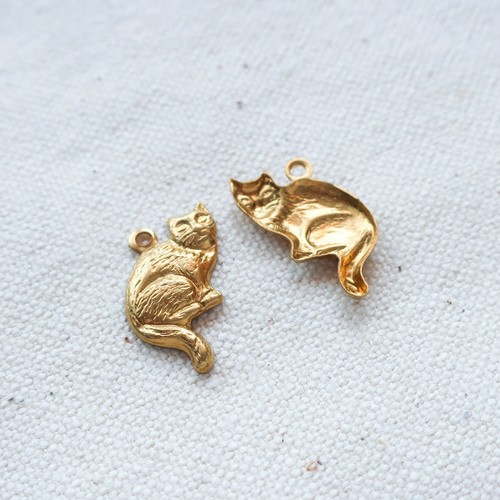 ハンドメイド アクセサリーパーツ チャーム 4個 A431 猫 キャット 動物