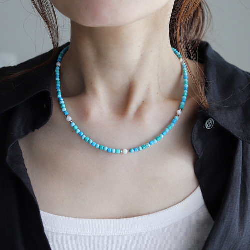 パラオブルー・ビビットカラーターコイズのネックレス(サージカル