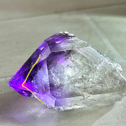 ブラジル・バイーア産 ファントム アメジスト 紫水晶 原石