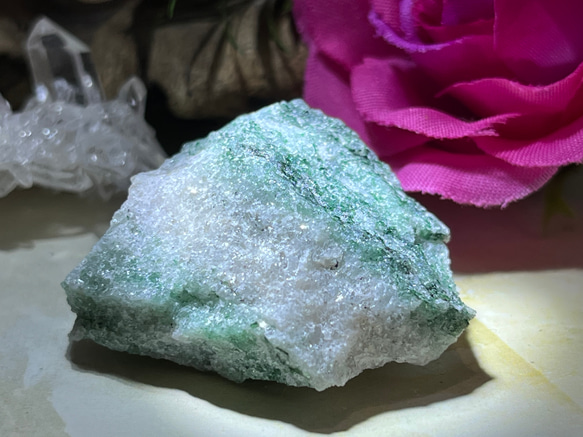 リラックス効果❁⃘*.゜ フックサイト クロム雲母 原石 ラフストーン