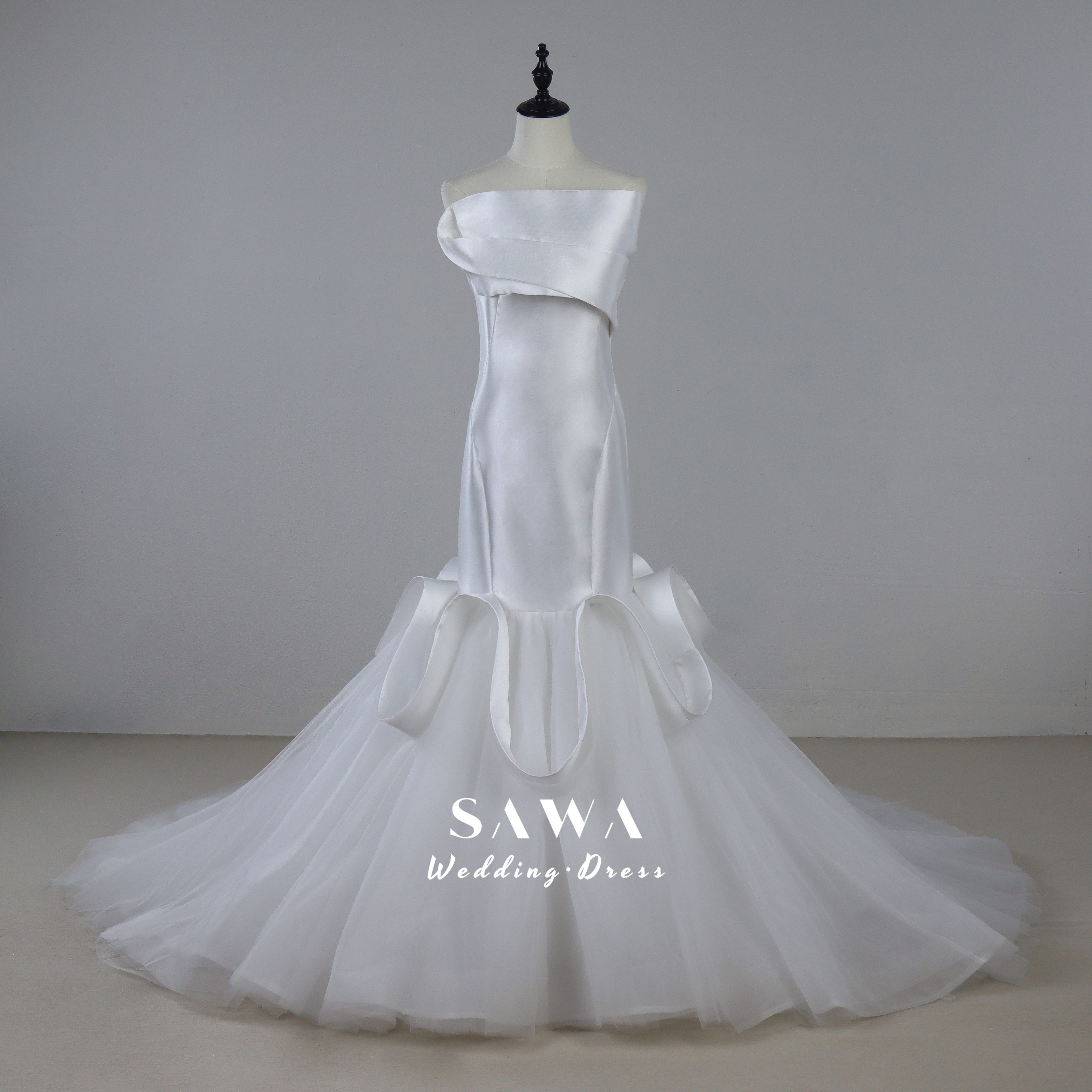 お買い得　アシメドレス　白　マーメイドドレス　チュール　高級サテン　袖無し　チューブトップ　編み上げ　優雅なシルエット