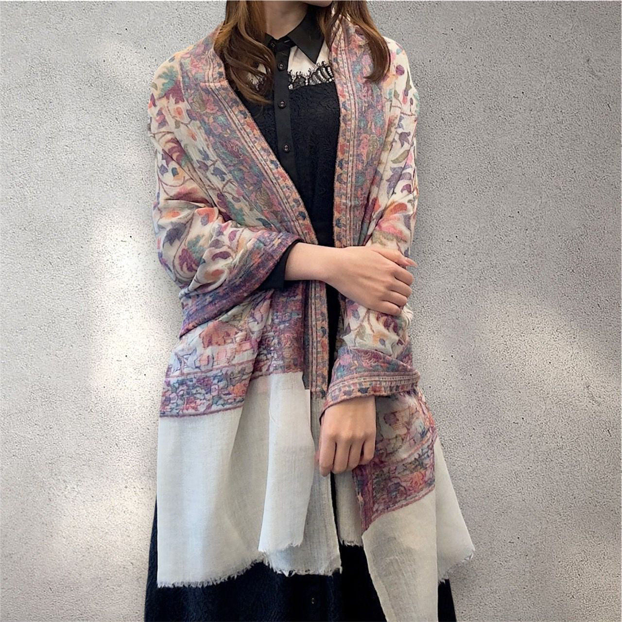 パシュミナショール ジャガード織 花柄 ストール ベージュ系  大判 一点物 カシミール 植物モチーフ