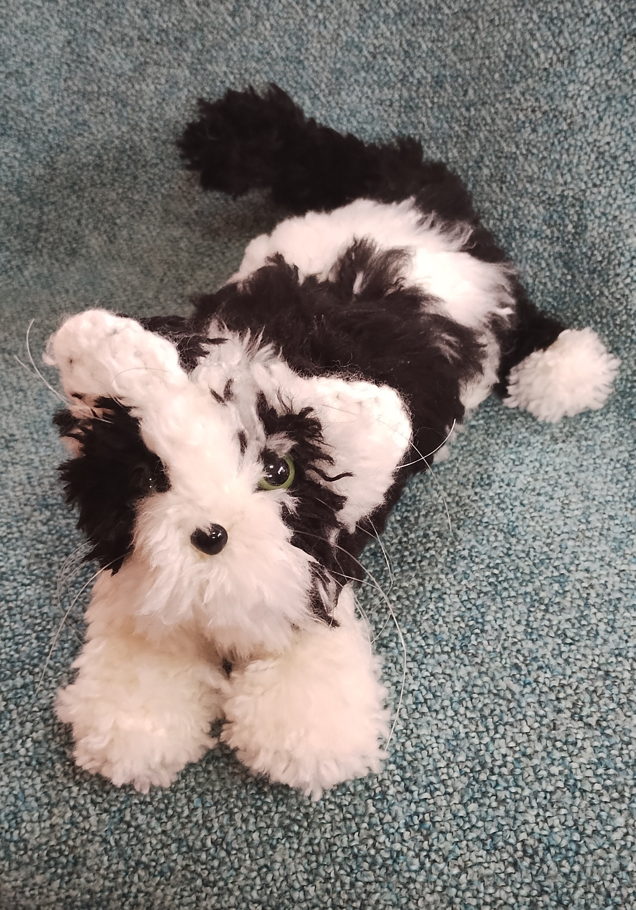 編みぐるみ猫ハチワレ