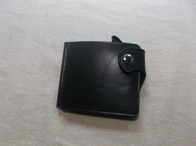 マネークリップ　札ばさみ　カードポケット、コインケース付き　牛革