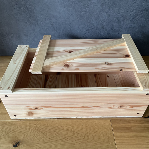 無垢材の大工道具箱｜杉と桧で作るやりくり蓋付き木箱 フリー
