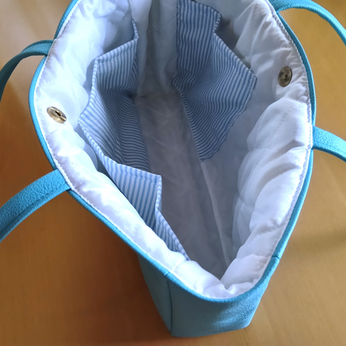 ターコイズブルーレザーの柔らかな横長ミニトートバッグ トートバッグ