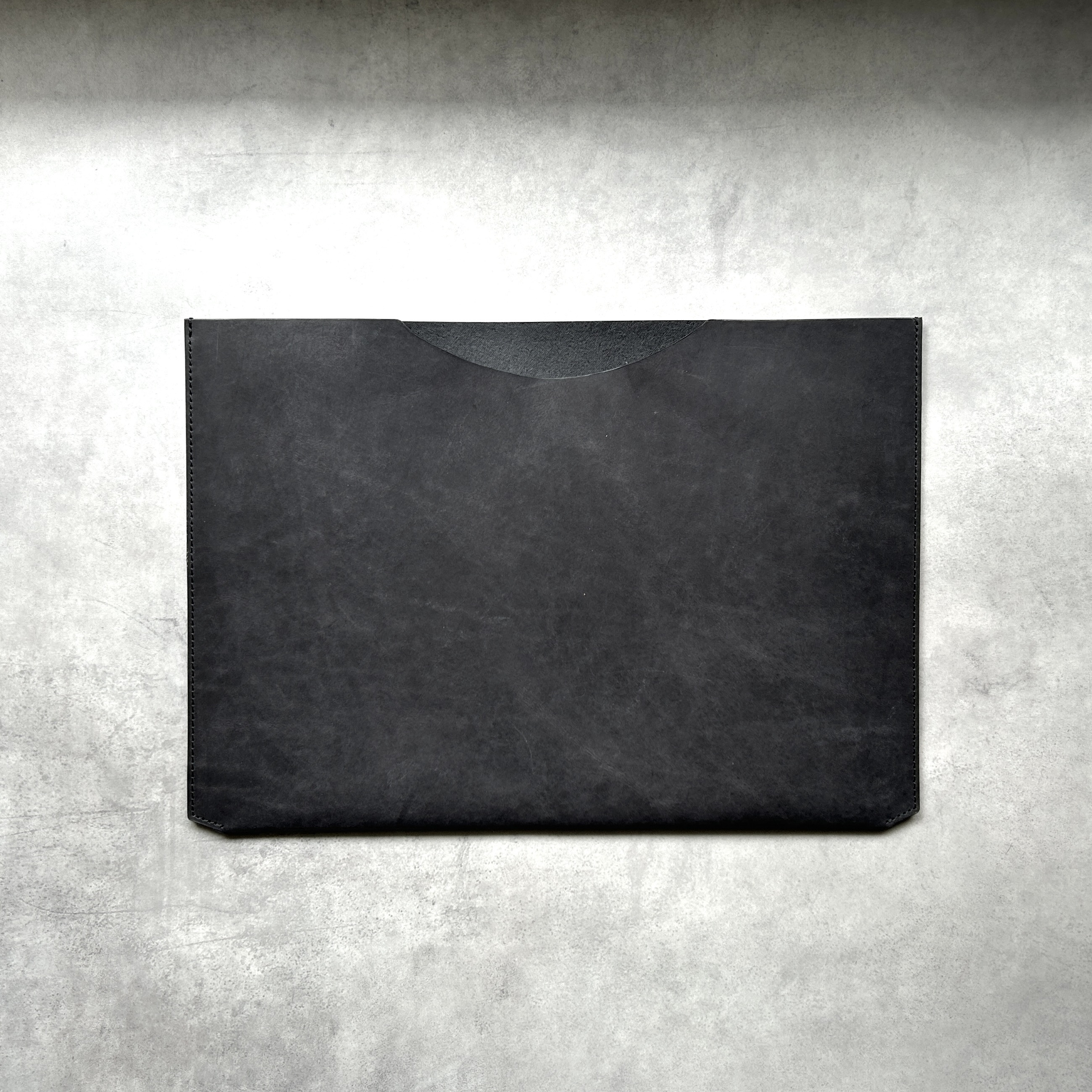13/14/15インチ_MacBookケース_オイルレザー_高級感あるシックなカラー_マットブラック