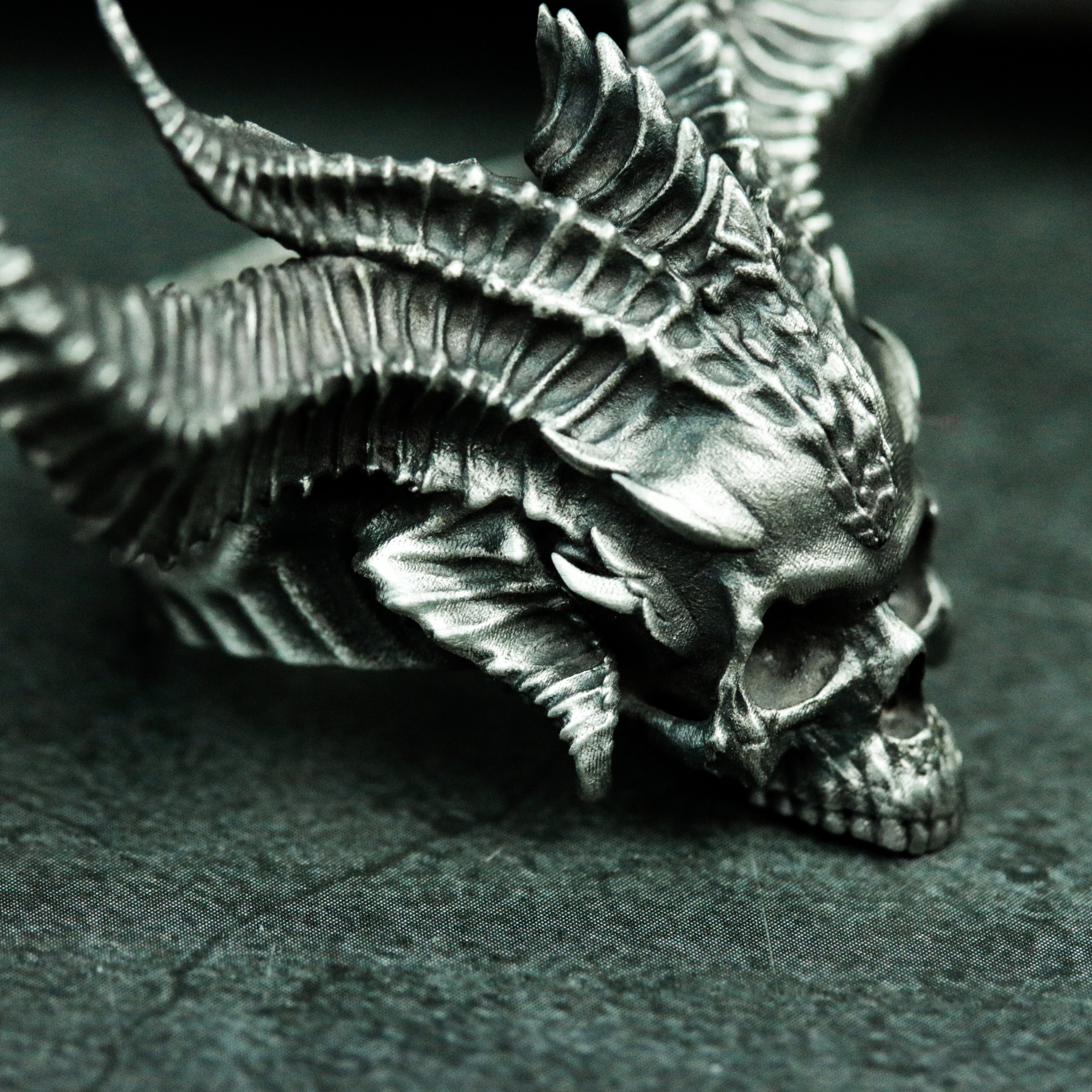 福兰特克库 德莫恩霍恩 shirumaringu – 悪魔の角とsukarunogoshikkringu – ハンドメイ