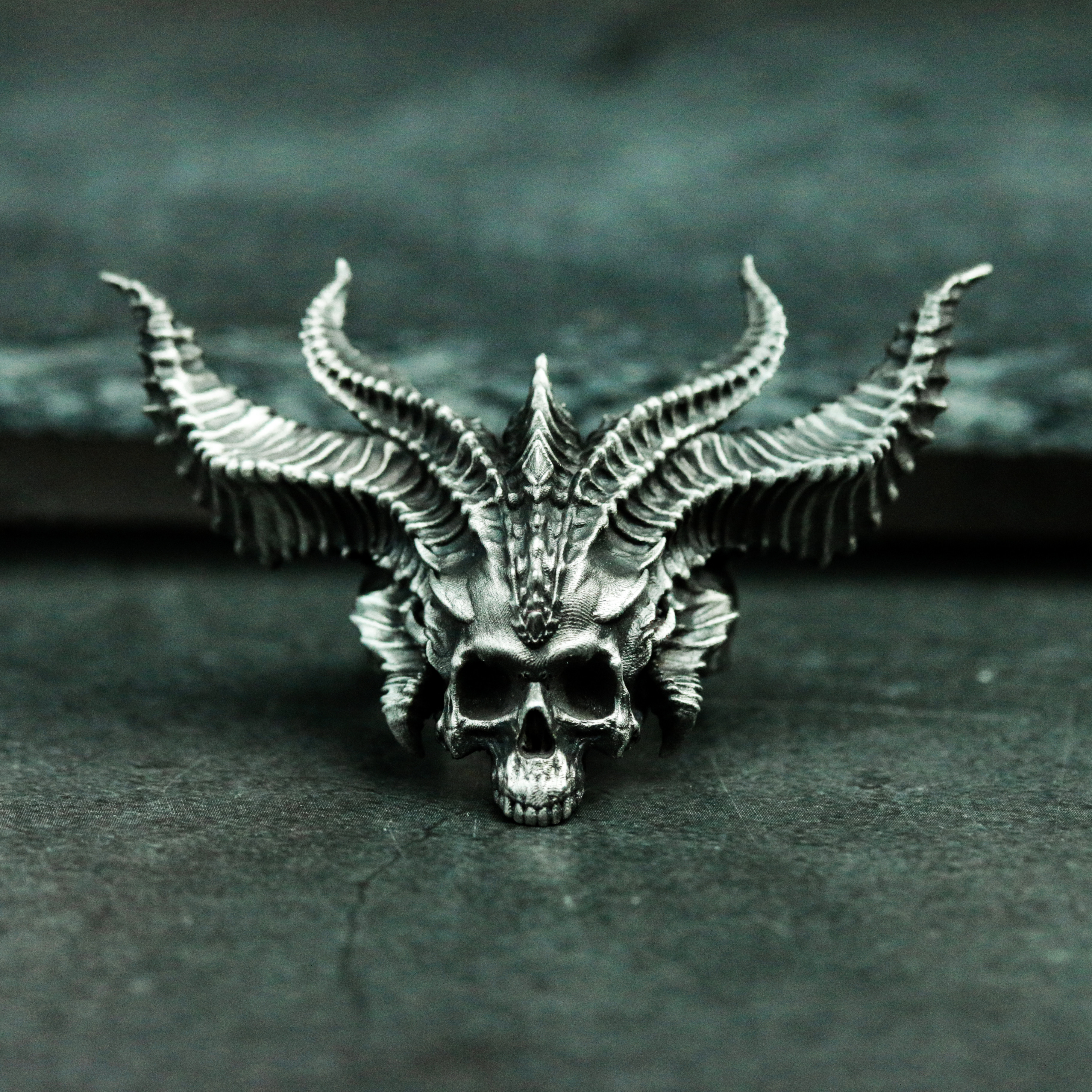 福兰特克库 德莫恩霍恩 shirumaringu – 悪魔の角とsukarunogoshikkringu – ハンドメイ