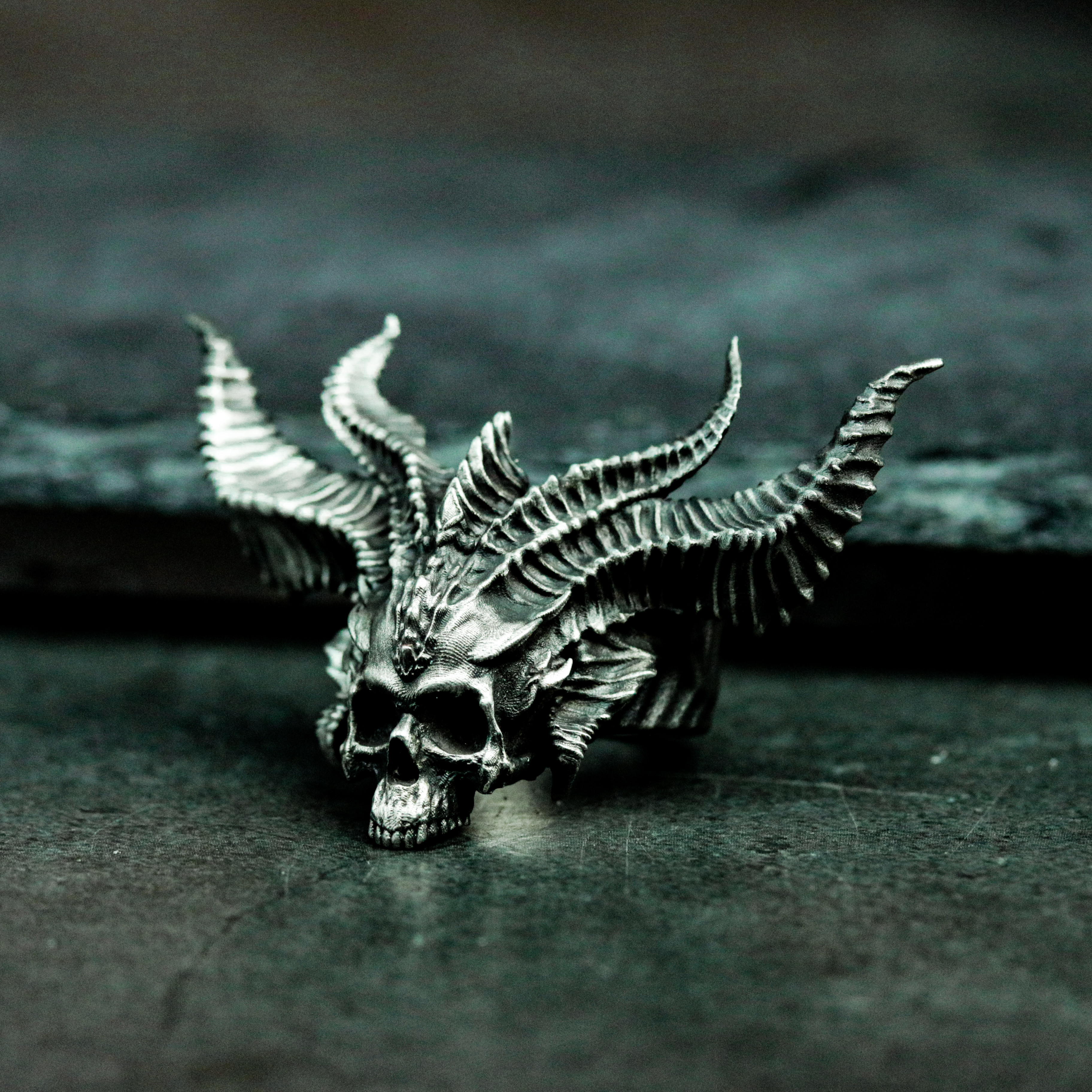 福兰特克库 德莫恩霍恩 shirumaringu – 悪魔の角とsukarunogoshikkringu – ハンドメイ