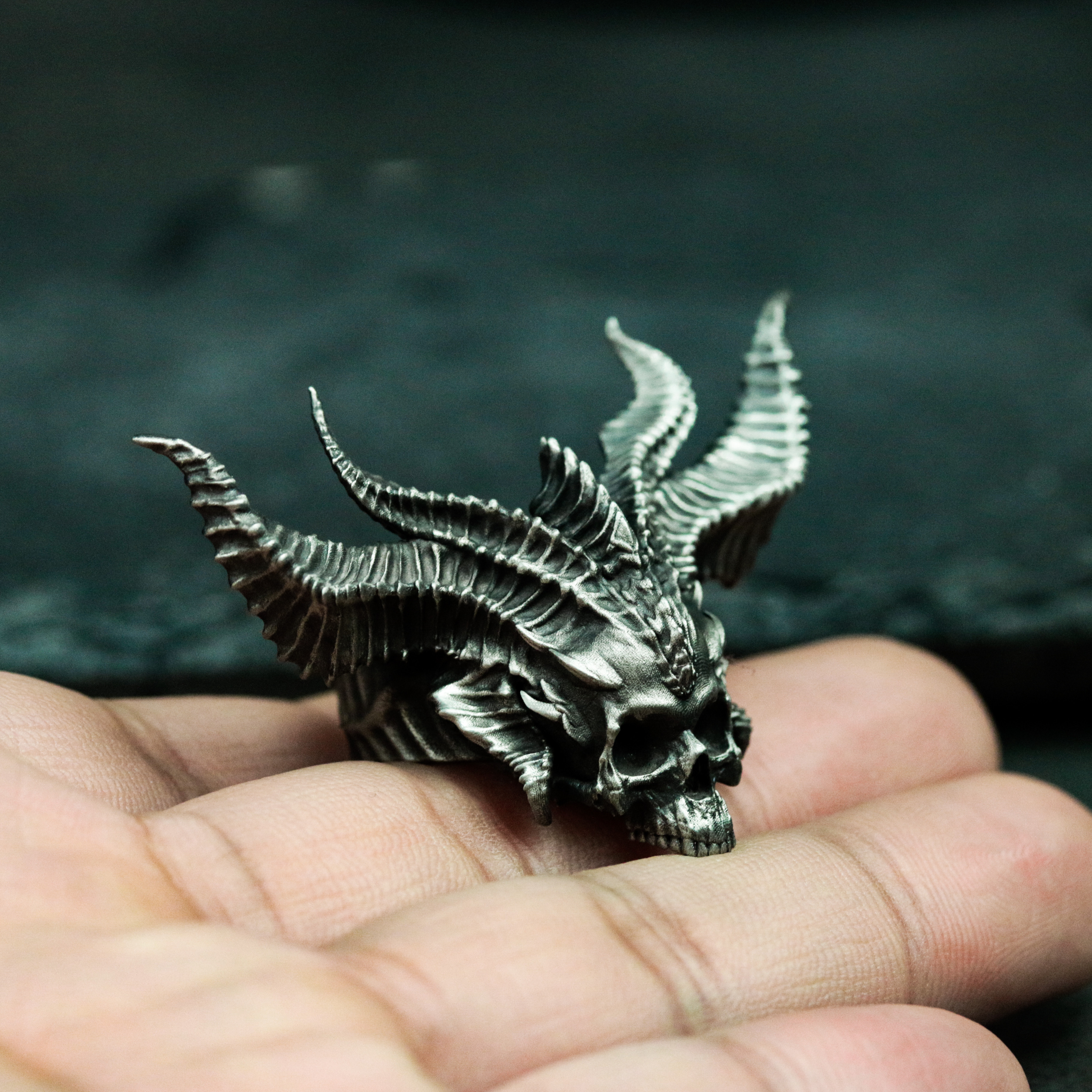 福兰特克库 德莫恩霍恩 shirumaringu – 悪魔の角とsukarunogoshikkringu – ハンドメイ