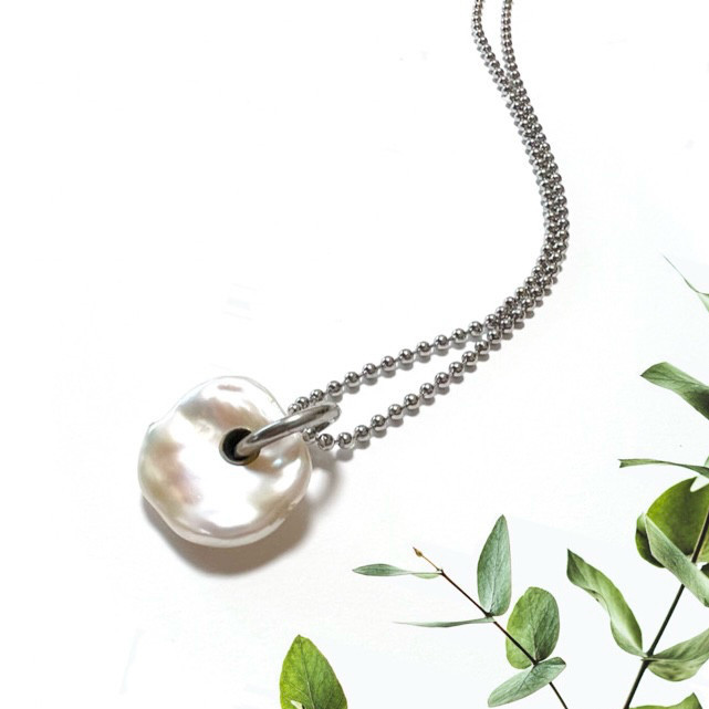 ◆高品質大粒バロックパールペンダント・サージカルステンレスチェーン