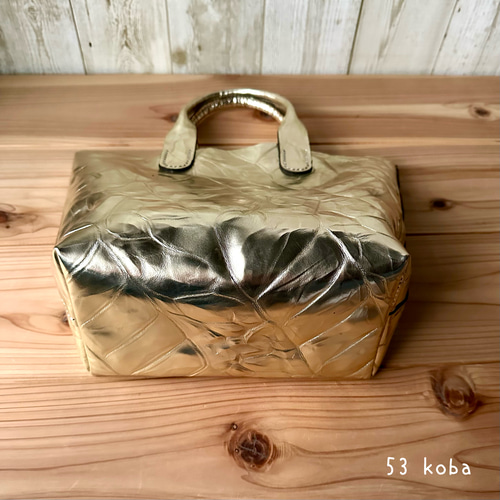 シャンパンゴールドのレザートートバッグ トートバッグ 53 koba 通販