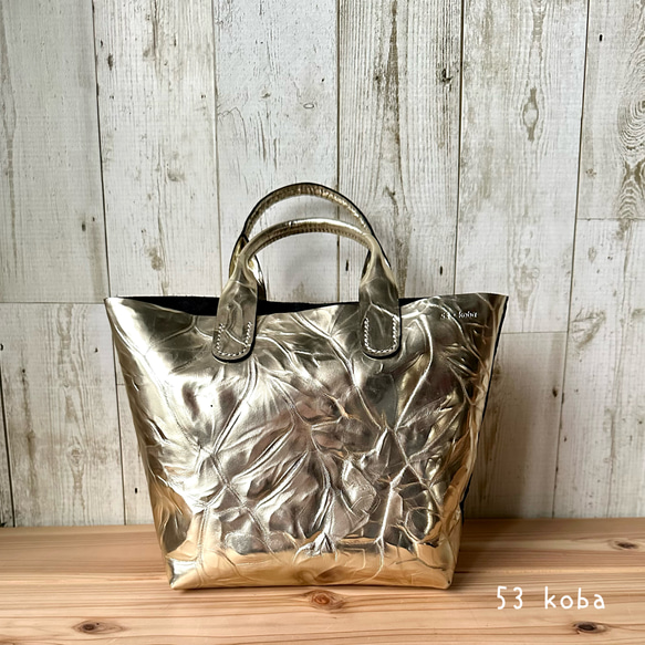 シャンパンゴールドのレザートートバッグ トートバッグ 53 koba 通販