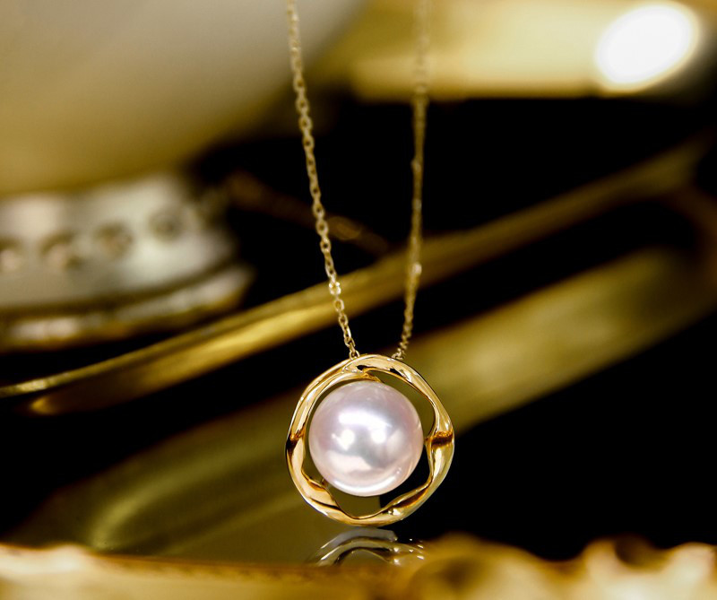 【La Corser】カラフルブルーム 8-8.5mm アコヤ真珠ペンダントトップ 18Kゴールド ハーフカバーデザイン 鎖骨チ