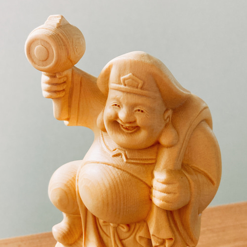 打ち出の小槌で福を招く神様 ― 大黒天像（木彫り） その他インテリア