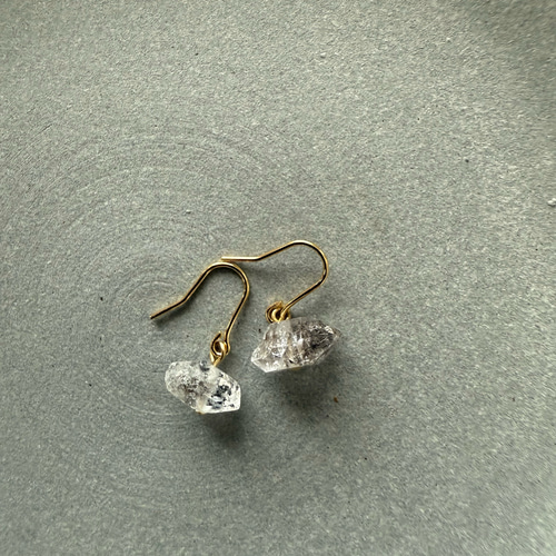 カーボン入りハーキマーダイヤモンド♚ピアス/ノンホールピアス ピアス