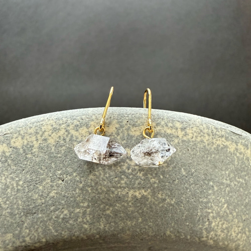 カーボン入りハーキマーダイヤモンド♚ピアス/ノンホールピアス ピアス