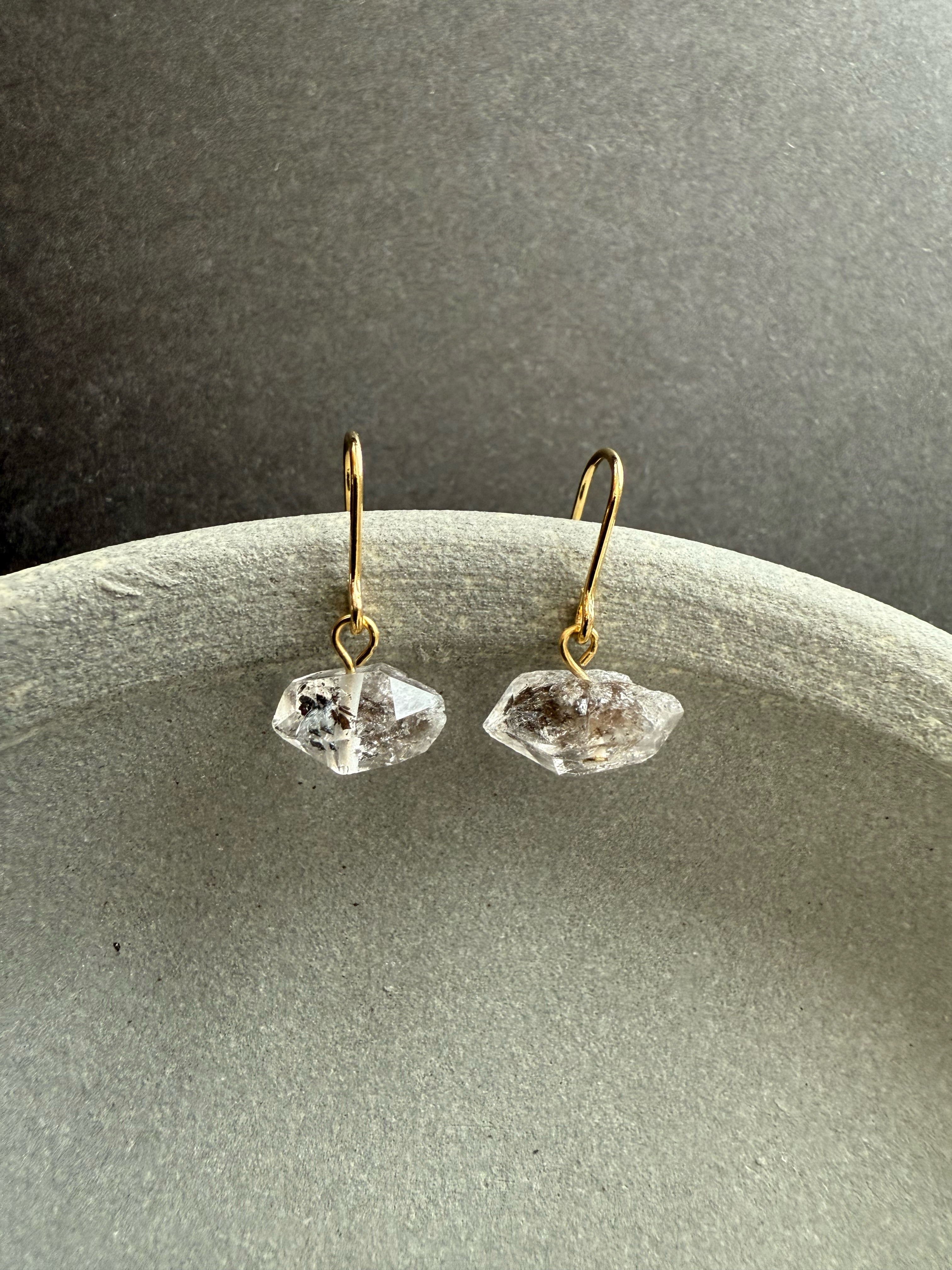 カーボン入りハーキマーダイヤモンド♚ピアス/ノンホールピアス