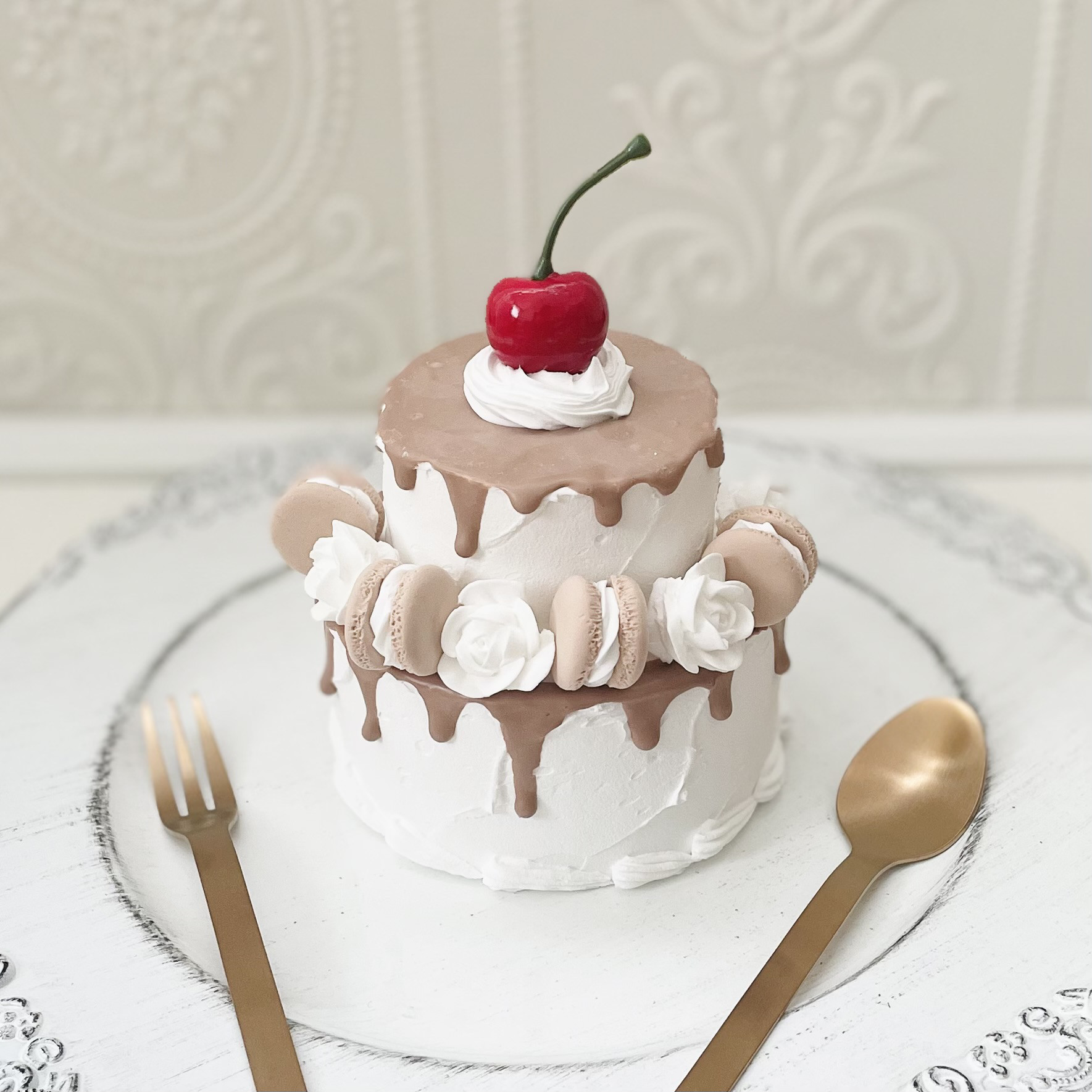 チェリーのチョコドリップクレイケーキ＊フェイクケーキ＊推しケーキ＊イミテーションケーキ＊バースデー